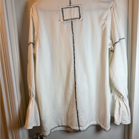 POL White Cotton Outseam Jacket with Black Contrasting stitching - Picture 10 of 11